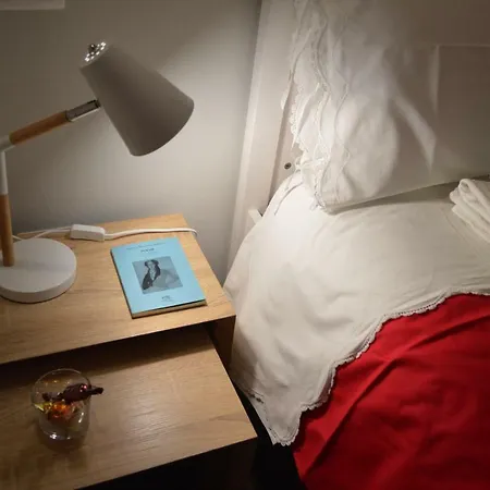Bed, Book & Breakfast Landolina Panzió 4*