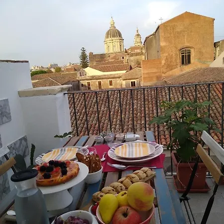 Bed, Book & Breakfast Landolina Bed & Breakfast 3*