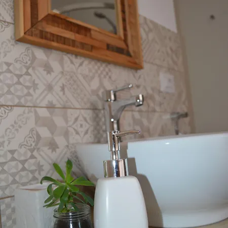 Bed, Book & Breakfast Landolina Bed and breakfast 4*