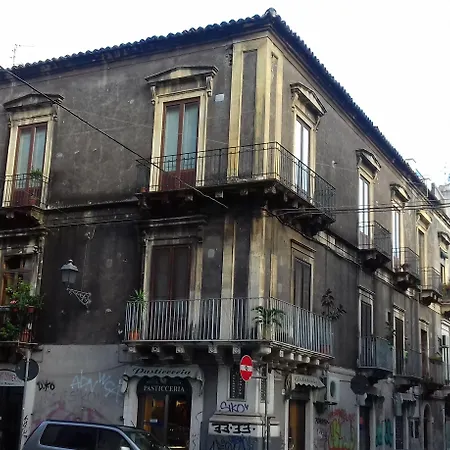 Bed, Book & Breakfast Landolina 4*